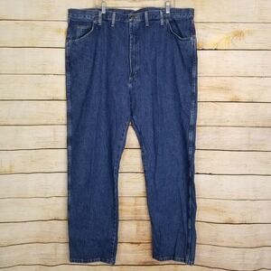 Wrangler Jeans Mens Size 46 x 32 Relaxed Straight Leg Distressed Blue Distressed
